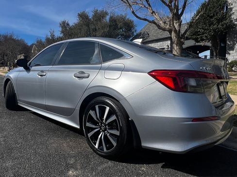 Used 2023 Honda Civic EX image 5