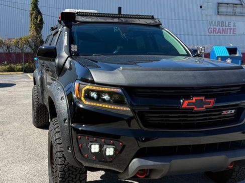 Used 2019 Chevrolet Colorado Z71 w/ Z71 Midnight Edition RWD image 4