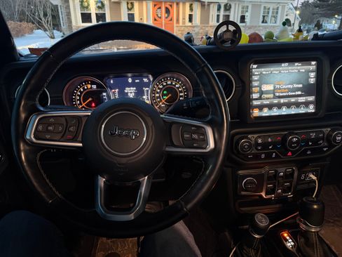 Used 2021 Jeep Gladiator Overland w/ Popular Equipment Package image 9