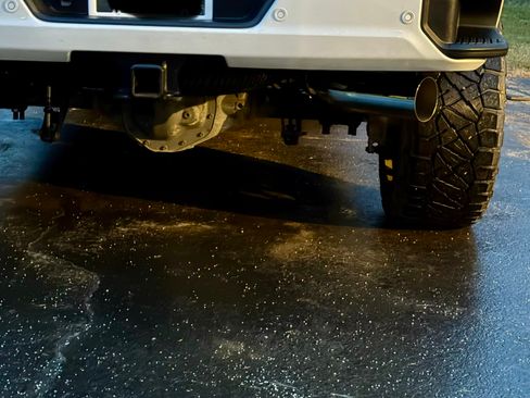 Used 2024 GMC Sierra 3500 Denali Ultimate image 9