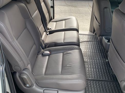 Used 2014 Honda Odyssey Touring image 12