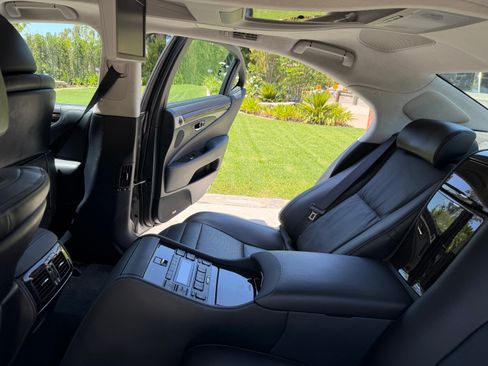 Used 2016 Lexus LS 460 L RWD image 4