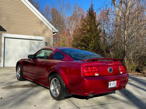 Used 2005 Ford Mustang GT image 5