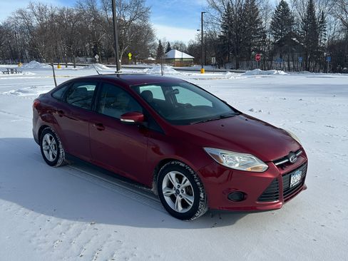 Used 2014 Ford Focus SE w/ SE Winter Package image 6