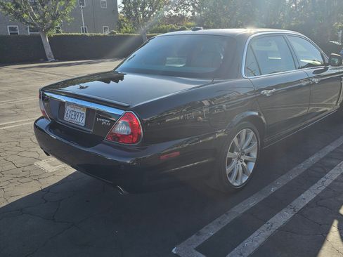 Used 2008 Jaguar XJ8 L image 11