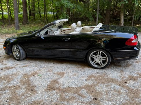Used 2008 Mercedes-Benz CLK 550 Cabriolet image 4