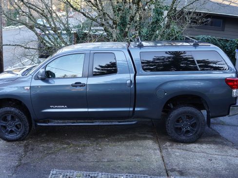 Used 2010 Toyota Tundra 4x4 Double Cab image 10