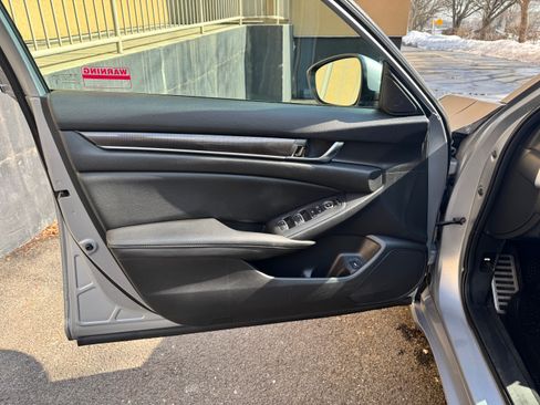 Used 2019 Honda Accord Sport image 18
