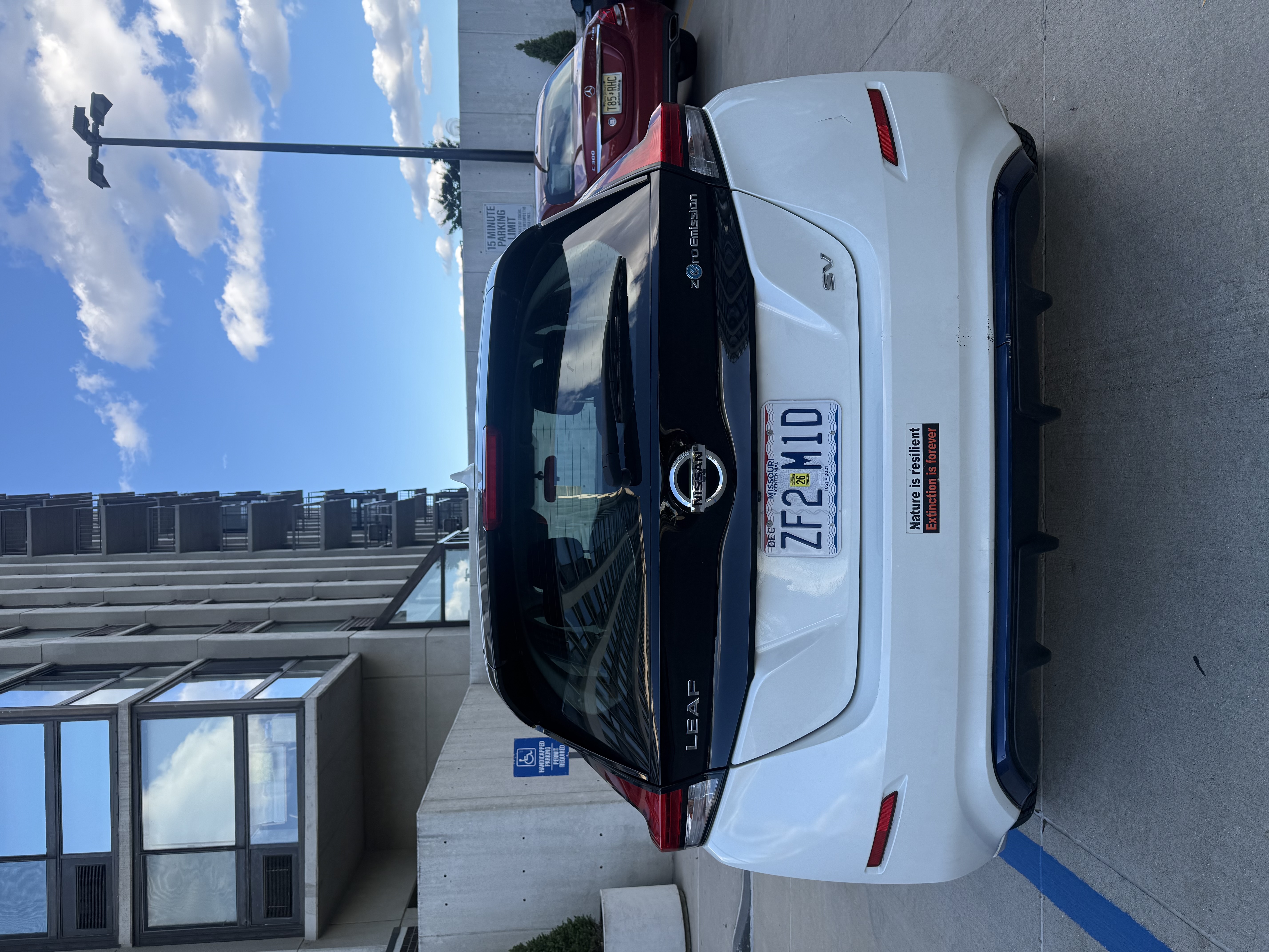 Used 2019 Nissan Leaf SV FWD image 4