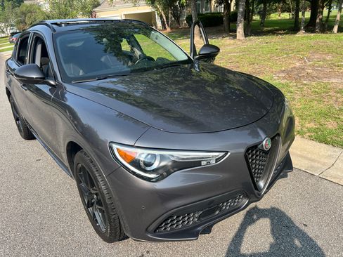 Used 2020 Alfa Romeo Stelvio Ti AWD/4WD image 4