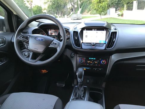 Used 2019 Ford Escape SE image 9