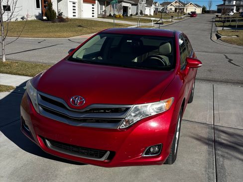 Used 2013 Toyota Venza LE image 1