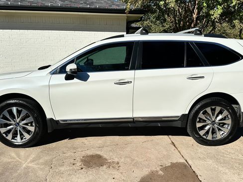 Used 2017 Subaru Outback 3.6R Touring w/ Popular Package #5A image 4