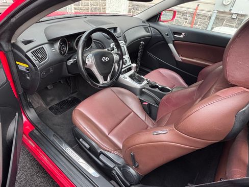 Used 2010 Hyundai Genesis 3.8 RWD image 19