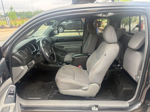 Used 2015 Toyota Tacoma 2WD Access Cab w/ Convenience Package image 11
