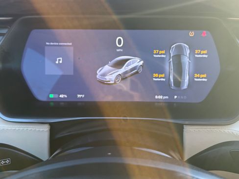 Used 2021 Tesla Model S Long Range Plus image 30