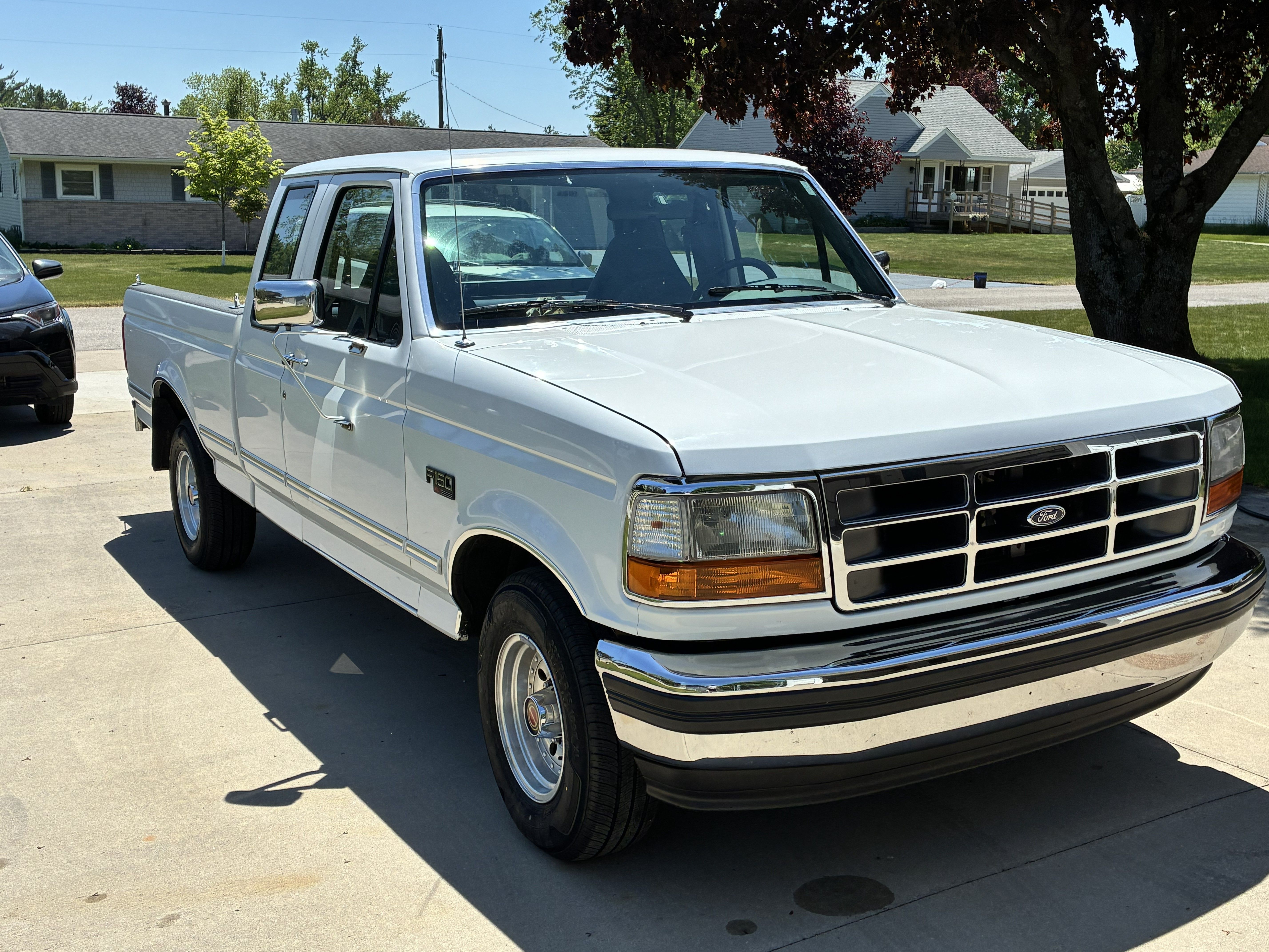 Used 1993 Ford F150 XL RWD image 1