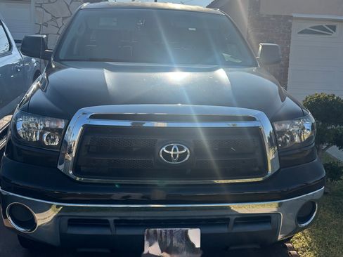 Used 2011 Toyota Tundra 2WD Double Cab w/ Tow Pkg image 2