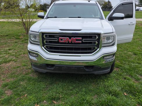 Used 2016 GMC Sierra 1500 SLE w/ SLE Value Package image 1