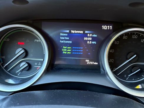 Used 2022 Toyota Camry XLE image 9