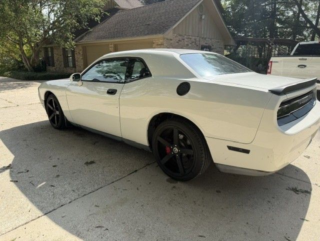 Used 2009 Dodge Challenger R/T RWD image 9