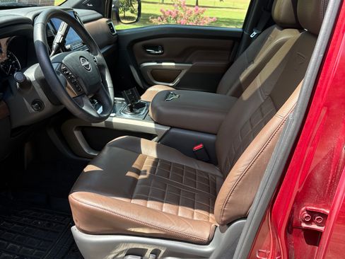 Used 2024 Nissan Titan Platinum Reserve w/ Moonroof Package AWD/4WD image 5