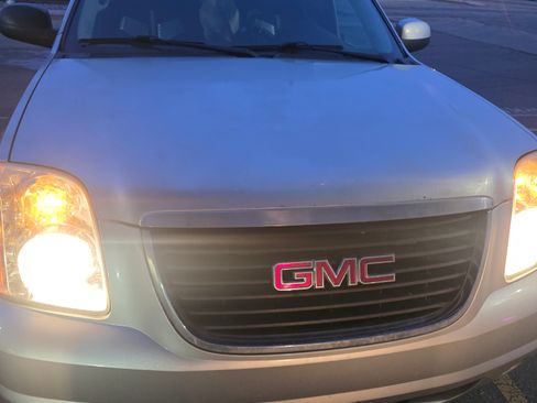 Used 2012 GMC Yukon XL SLT image 4