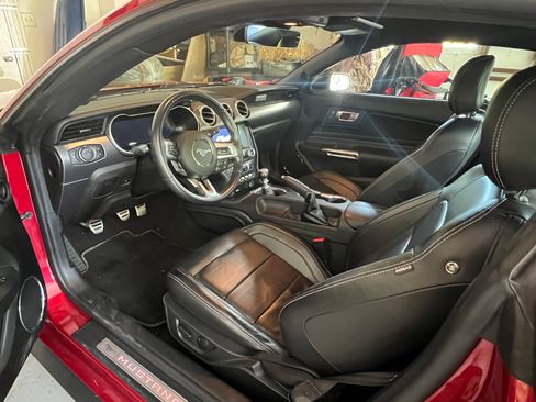 Used 2021 Ford Mustang GT Premium RWD image 9