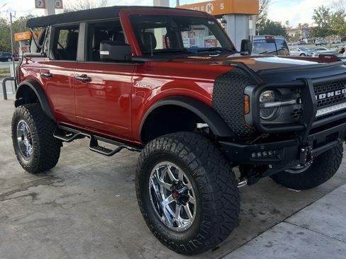 Used 2024 Ford Bronco Badlands image 10