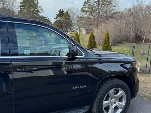 Used 2016 Chevrolet Tahoe LT image 2