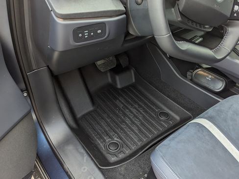 Used 2023 Fisker Ocean Extreme image 6