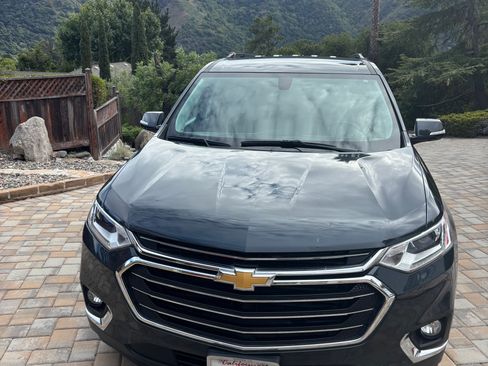Used 2019 Chevrolet Traverse LT FWD image 4
