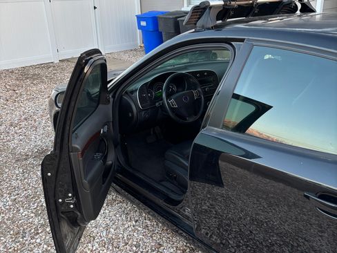 Used 2011 Saab 9-3 Aero image 4