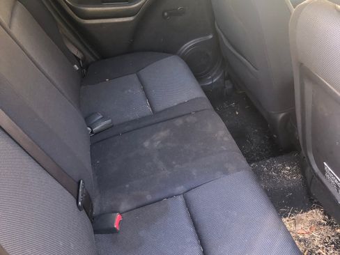 Used 2004 Pontiac Vibe image 16