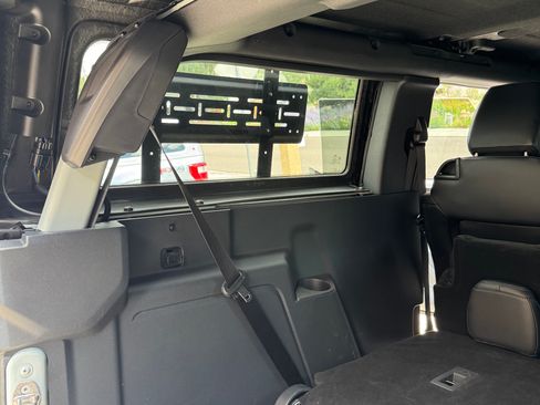 Used 2024 Ford Bronco Wildtrak image 15