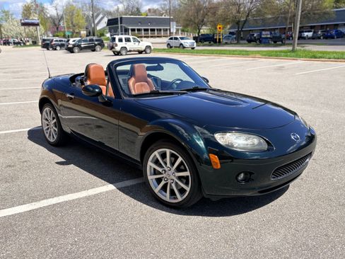 Used 2008 MAZDA MX-5 Miata Grand Touring w/ Premium Pkg RWD image 15
