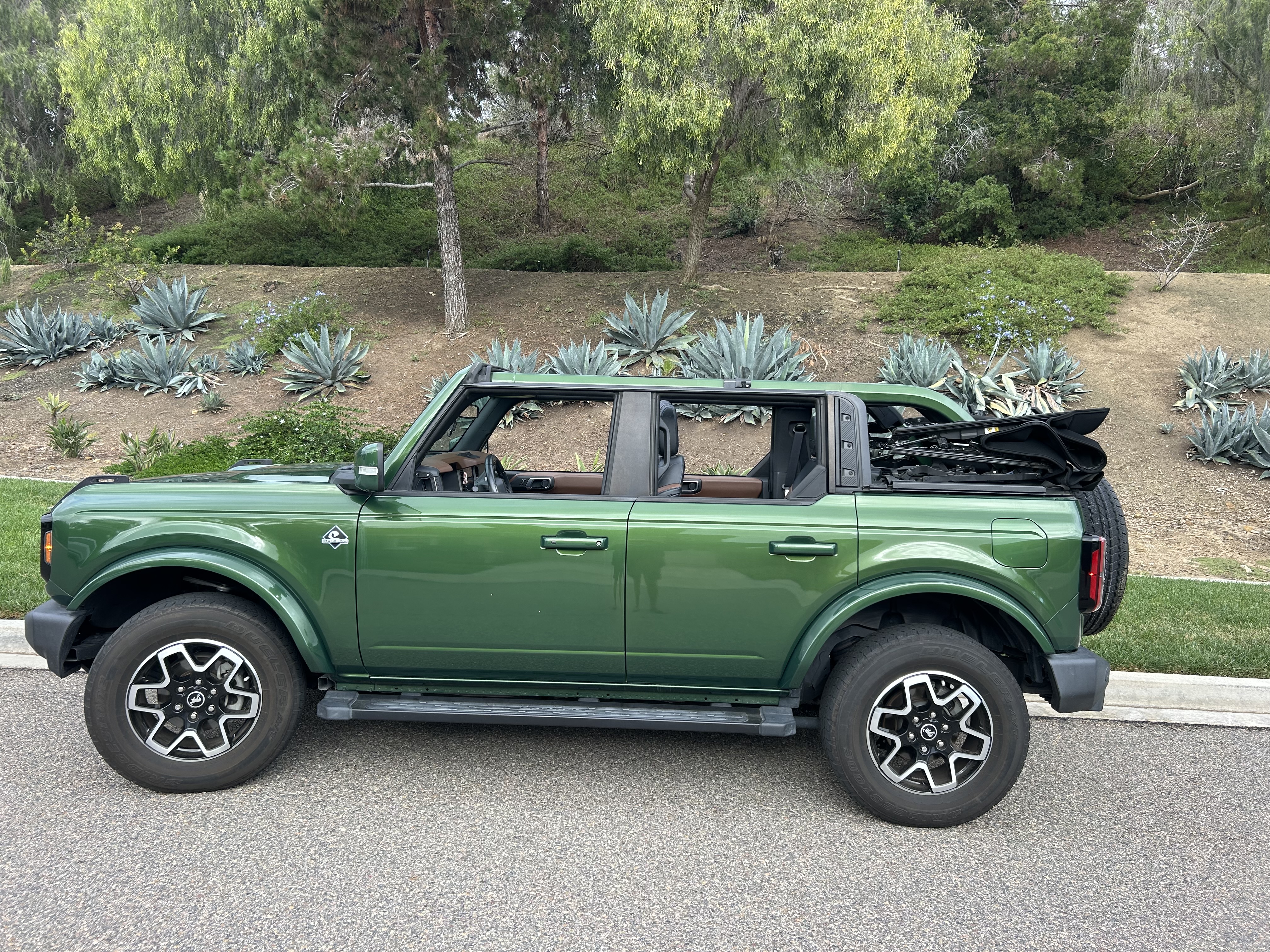 Used 2024 Ford Bronco Outer Banks AWD/4WD image 1