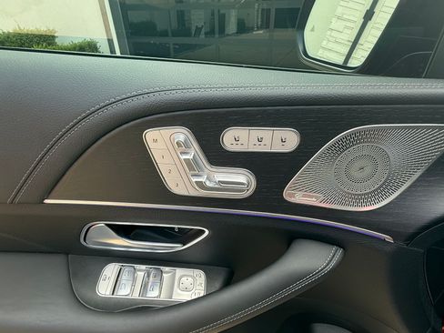 Used 2024 Mercedes-Benz GLS 450 4MATIC image 14