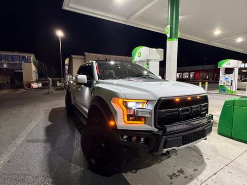 Used 2020 Ford F150 Raptor w/ Equipment Group 802A Luxury image 16