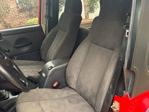 Used 2004 Jeep Wrangler SE image 14