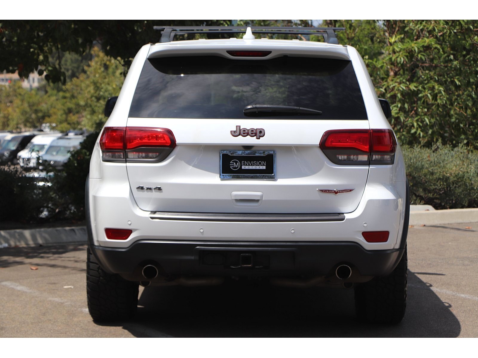 Used 2017 Jeep Grand Cherokee Trailhawk w/ Trailhawk Luxury Group AWD/4WD image 8