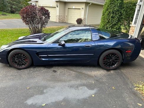 Used 2000 Chevrolet Corvette Coupe w/ Roof Pkg image 15