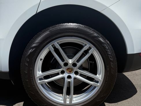 Used 2021 Porsche Macan AWD/4WD image 8