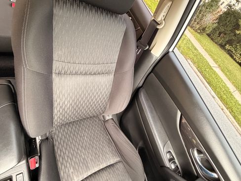 Used 2019 Nissan Rogue SV w/ Sun & Sound Touring Package AWD/4WD image 23