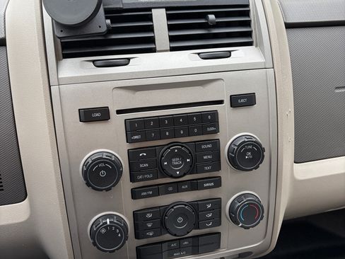 Used 2012 Ford Escape XLT FWD image 15