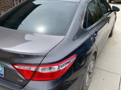 Used 2016 Toyota Camry LE image 2