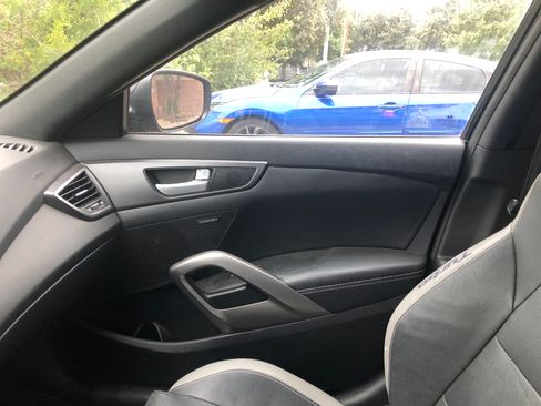 Used 2016 Hyundai Veloster Turbo image 9