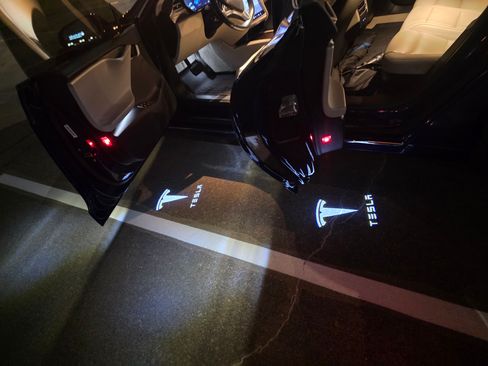 Used 2017 Tesla Model S 100D image 22