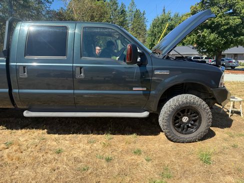 Used 2005 Ford F350 Lariat AWD/4WD image 6