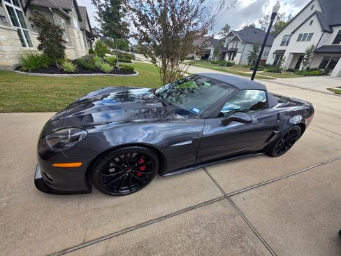 Used 2013 Chevrolet Corvette 427 w/ 1SC Preferred Equipment Group image 2